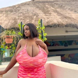 Boobs baddie